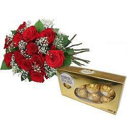 Buque com 12 Rosas Nacionais Vermelhas Ferrero Rocher 100gr