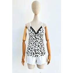 Pijama Short Doll de Viscose com Detalhe em Renda Oncinha Preto com Branco