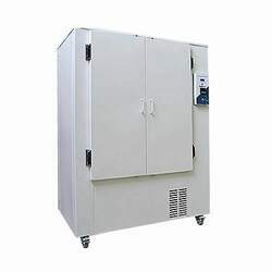 Câmara Climática Com Controle De Umidade E Temperatura 64 Litros Solidsteel SSCCu 64L