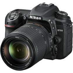 Câmera Nikon D7500 Kit com Lente Nikon AF-S DX NIKKOR 18-140mm f/3 5-5 6G ED