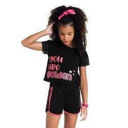 Conjunto Infantil Preto com Pink Blusa Cropped e Short Tela Lateral