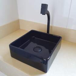 Cuba Banheiro Preta Apoio Quadrada 30x30cm com Torneira Bica Alta Black, Válvula Click Preta, Sifão e Flexível