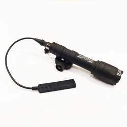 Lanterna Tática com Acionador Remoto para Rifles Mod: M600C - Preto