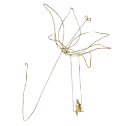 Flor de Latão Dourada - Nara Ota