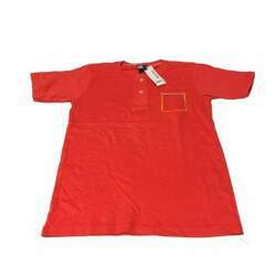 Camiseta laranja bolso bordado 2 botões 12 anos