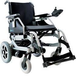 Cadeira Motorizada Dobrável em X D1000 até 120kg - Dellamed